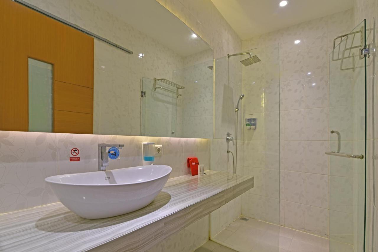 Reddoorz Plus @ Mahendradatta Denpasar Exterior photo