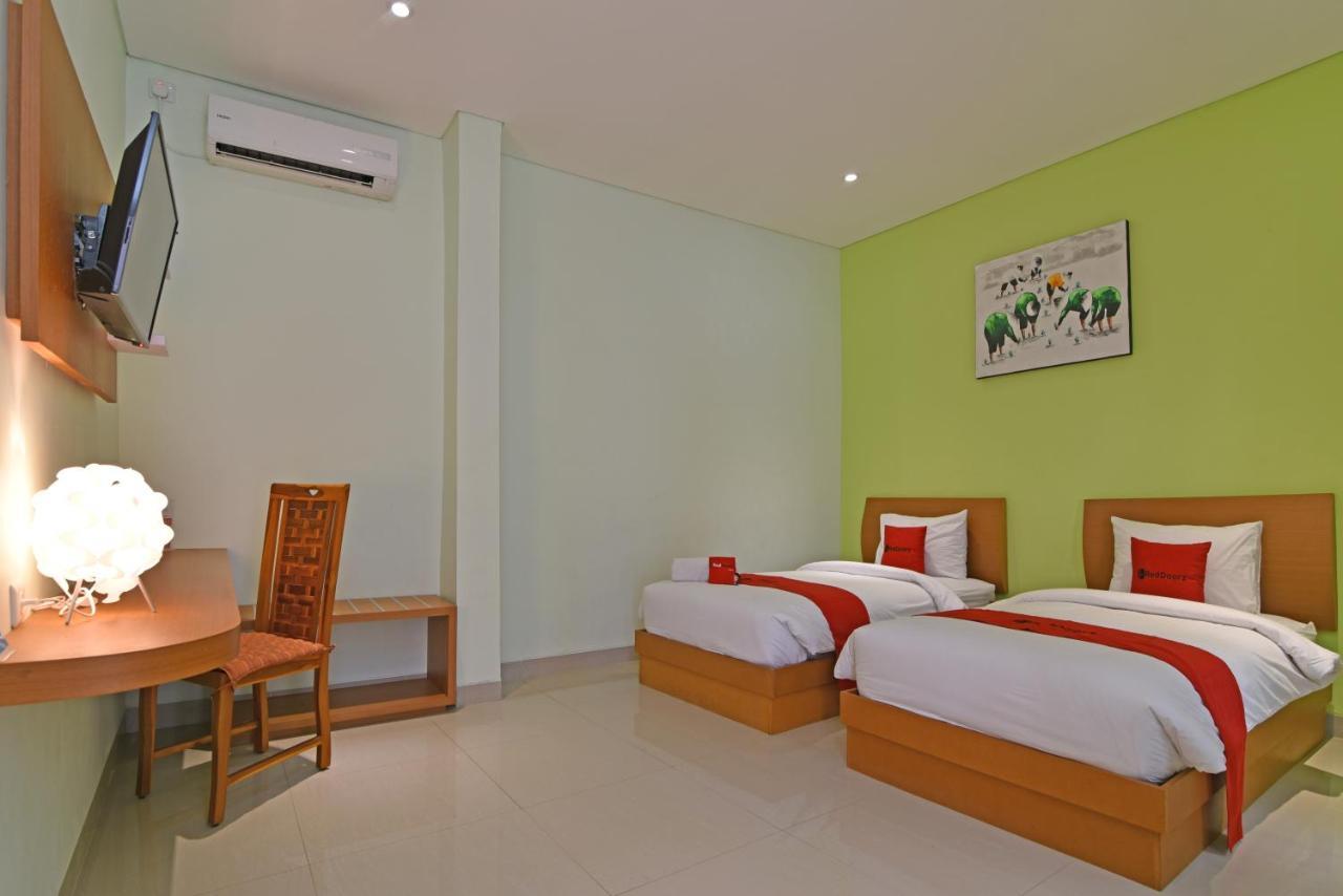 Reddoorz Plus @ Mahendradatta Denpasar Exterior photo