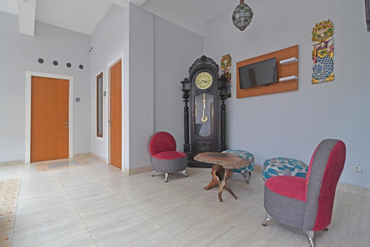 Reddoorz Plus @ Mahendradatta Denpasar Exterior photo